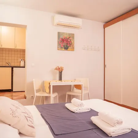 Апартаменты App Jelka Center Of Town Hvar Хвар